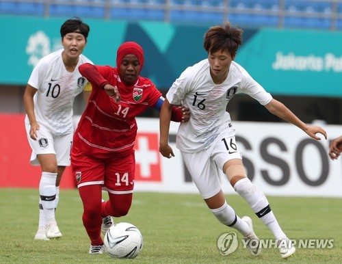 [아시안게임] 손화연 해트트릭…여자축구, 몰디브 대파하고 8강행