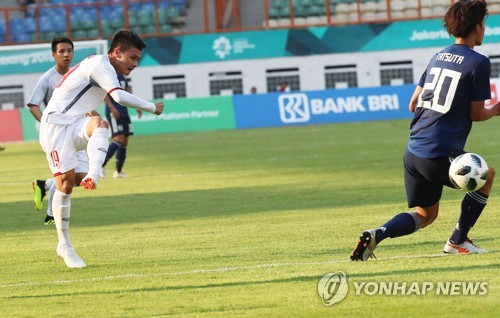 [아시안게임] '박항서 매직' 베트남, 일본까지 넘다…1-0 승리로 조 1위