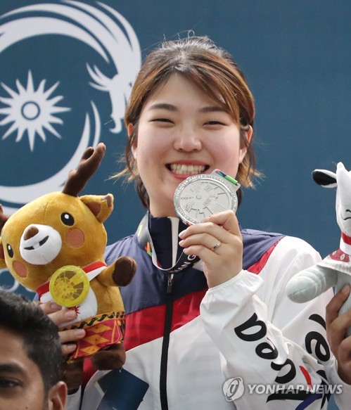 금빛으로 찌르고 돌려차고… 한국, AG 펜싱·태권도서 金3개 추가