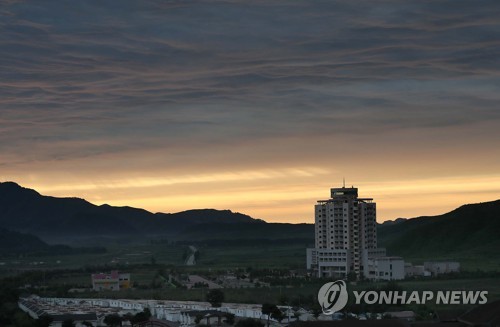 [이산가족상봉] 사망했다던 兄의 초청…" 68년만에 만나요"