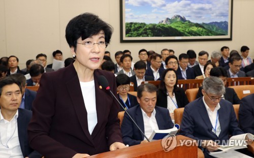 국회 환노위, '고용쇼크' 질타… 김영주 "국민께 굉장히 송구"