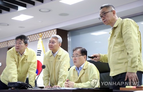 태풍 '솔릭' 상륙 임박… 하늘길·바닷길 곳곳 통제