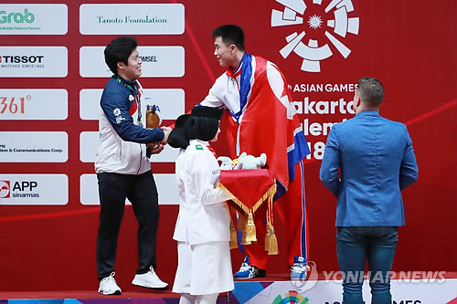 [아시안게임] '1㎏ 차 銀' 역도 김우재 "자만하지 않고, 열심히 하란 의미"