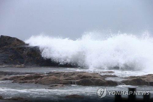 '솔릭' 육지 거쳐 북상하며 급격히 약화… 내일 9일만에 소멸