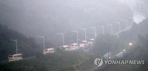 [이산가족상봉] "큰할아버지, 통일돼 뵐게요" 동생 손녀 편지에 눈물