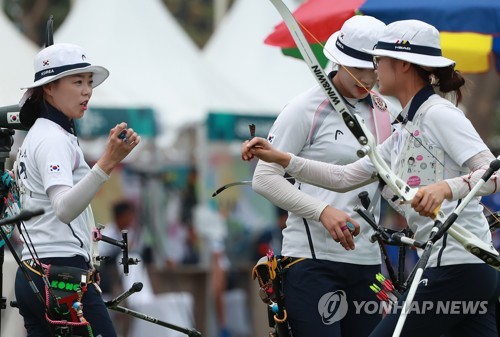 [아시안게임] 양궁 남녀 단체전, 동반 결승 진출…은메달 확보