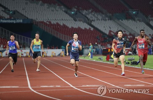 [아시안게임] '10초43' 조3위로 준결승…김국영 "내일은 나은 모습"