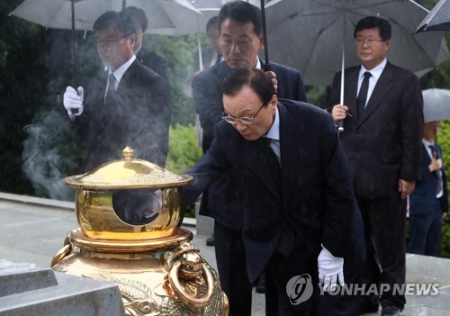 이해찬 "민주주의는 영원"… 이번 주 '전국 순회' 일정