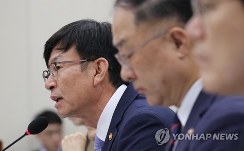 김상조, "새 공정거래법 기업옥죄기 아니다" 국회 비판 정면돌파