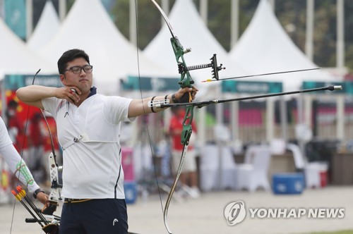 -아시안게임- 양궁 김우진, 이우석 꺾고 개인전 金… 8년 만에 亞정상탈환