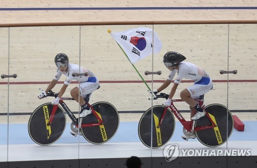 [아시안게임] 사이클 여자단체추발 "남자팀과 금메달 나누고 싶어"