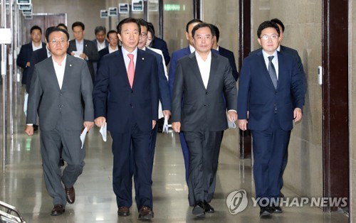 한국당, 오늘 국회서 '소득주도성장 폐기 촉구' 간담회