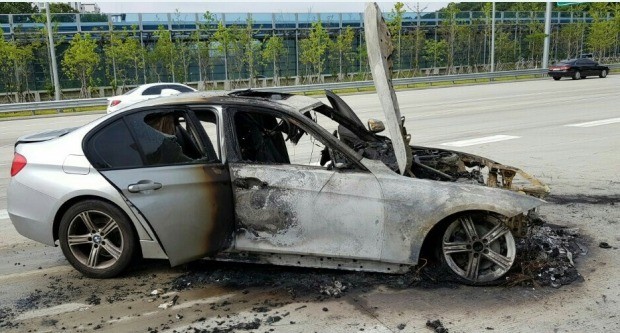 제2경인고속도서 BMW 320d 또 화재 (사진=연합뉴스)