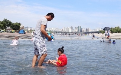 [오늘의 날씨] 폭염 끝났나 했더니 밤새 다시 열대야…태풍 솔릭 한반도 관통