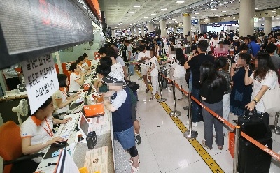 '태풍 솔릭 영향권' 제주공항, 항공편 130편 결항