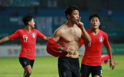  한국, 우즈벡 연장전 난투 끝에 4:3 승리