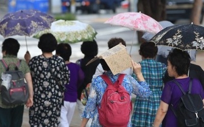 [내일날씨] 최고 36도 무더위 계속… 소나기에 불쾌지수 상승