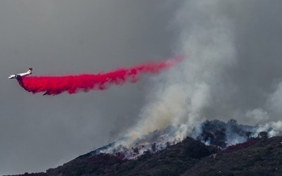 우주에서도 보이는 미 캘리포니아 산불… 역대 최대규모 번져