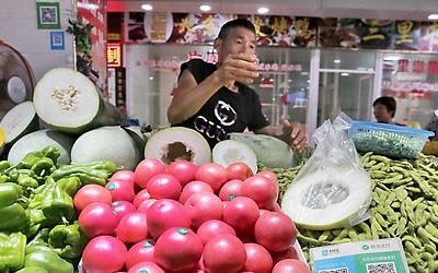 중국, 내수로 무역전쟁 극복한다지만… "오히려 침체 조짐"