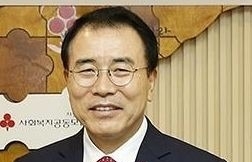 조용병 신한금융 회장 "ING생명 인수 진행 중… 가격이 변수"