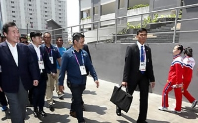 이총리, 한국 선수촌 방문…"축구, 충격요법 더 필요치 않아"