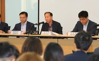 [일문일답] 정부 "소상공·자영업 지원책 내년 시행"