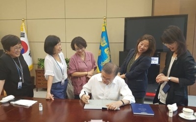 문대통령, 여성비서관들과 점심… 여성 관련 현안 의견 청취