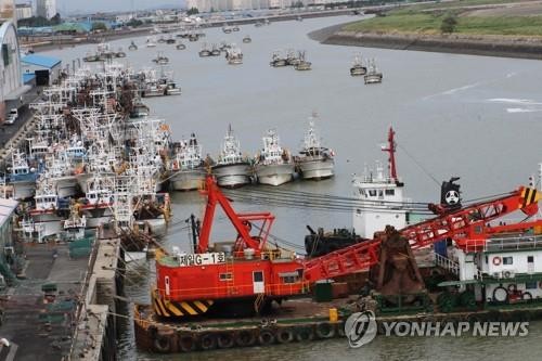 [태풍 비상] 태풍 직격탄 예상 군산시 '초비상'… "무사히 지나가기를"