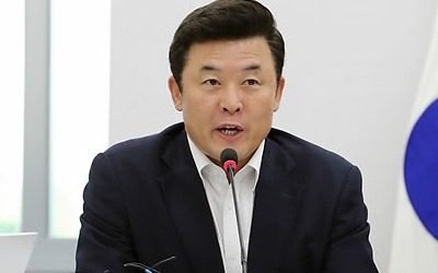 한국당 "경제파탄, 일자리 참사 초래하는 소득주도성장 폐기해야"