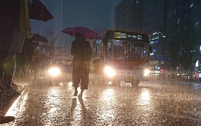 [내일날씨] 전국 흐리고 곳곳 비… 수도권 오전까지 최고 150㎜