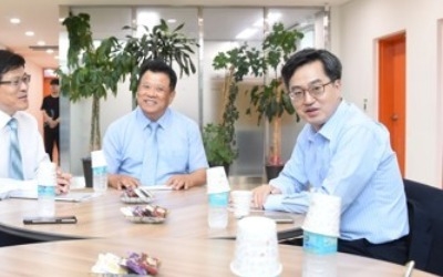 김동연 "의료기기 분야 R&D 적재적소 지원돼야"