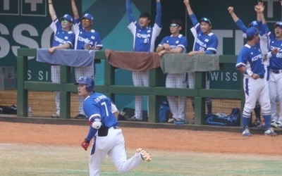 -아시안게임- 한국 야구 '벼랑 끝'서 일본 제압…중국 이기면 결승행