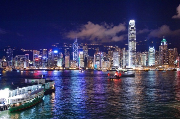 홍콩의 화려한 야경 