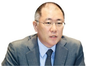 정의선, 현대·기아차 북미공장 방문…신형 싼타페 생산라인도 점검