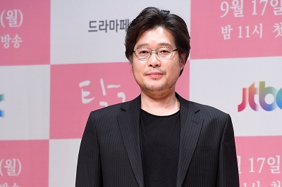 [포토] 유재명, '부드러운 카리스마~'