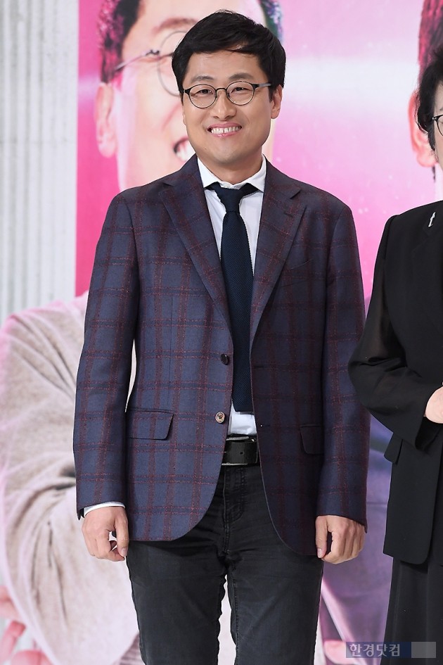 [포토] 김상욱, '감성 물리학자의 부드러운 미소'