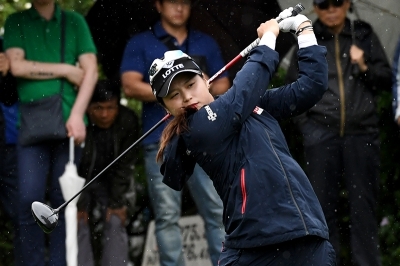 [포토] 최혜진, '빗속을 뚫고 티샷'