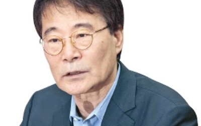 장하성 靑 정책실장 "집값, 시장이 정부 이길 수 없다"