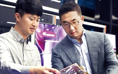 구광모 LG그룹 회장 첫 현장경영… 'R&D 심장' LG사이언스파크부터 찾았다