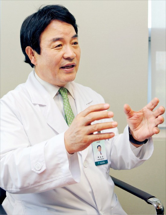 "한국은 젊은층 유방암 발병 많아… 콩 섭취·꾸준한 운동으로 예방을"