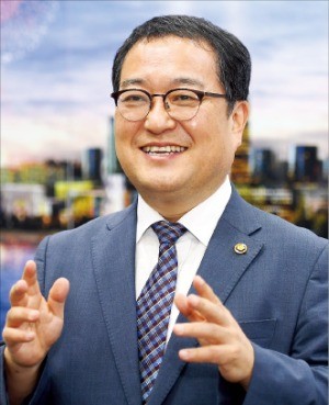 이철우 새만금개발청 청장 "새만금개발公 내달 출범… 2020년까지 1단계 완료"