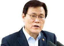 최종구 금융위원장 "제3 인터넷銀 내년 4~5월 인가"