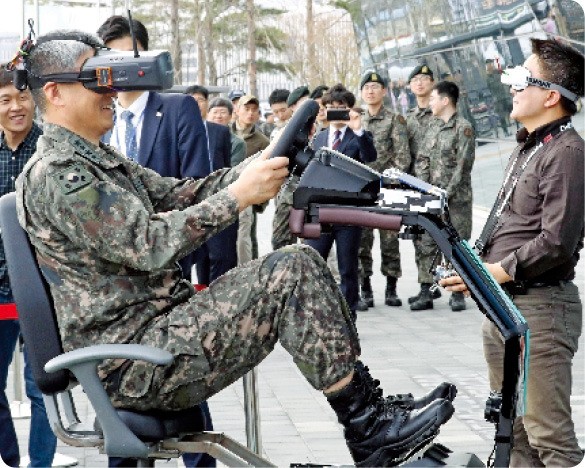 "한반도 평화 시대의 선봉"… 첨단 정예 육군이 달린다