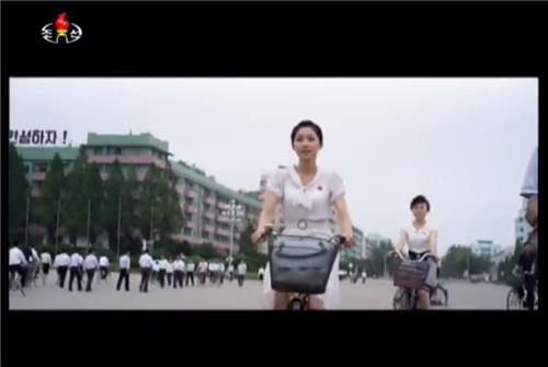 남북관계 진전에 철책선 넘는 북한 영화들