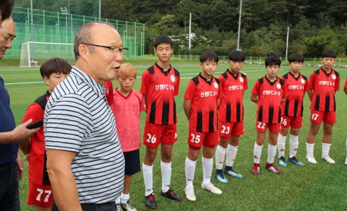 박항서 감독 고향 산청에 금의환향… "따뜻한 환영에 감사"