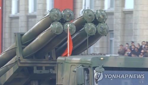 北열병식 나온 무기는…전략미사일 없고 대전차로켓 '불새' 눈길