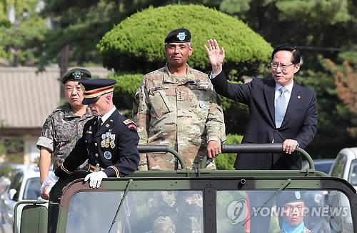 송영무 "이제 떠나려 한다…한반도 새로운 평화 함께해 영광"