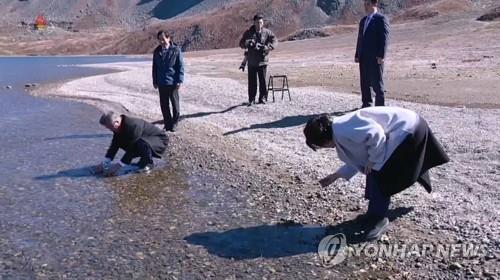 북한 TV, 평양정상회담 기록영화 방영… 회담성과·의미 적극 선전