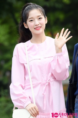 [TEN PHOTO] 오마이걸 아린 &#39;청순용량 초과&#39;