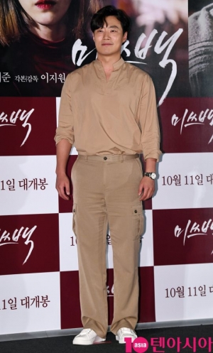 [TEN PHOTO]이희준 &#39;부드러운 카리스마&#39;